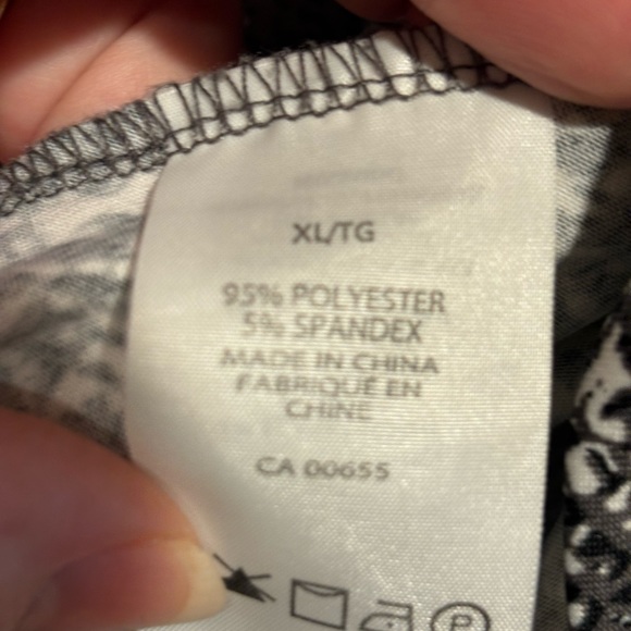 🌸BUY 3 for $15🌸 Reitmans dressy tank, size XL - Picture 3 of 4